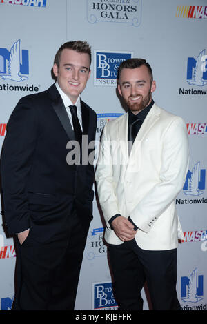 New york, ny - 27 settembre: ty dillon, Austin dillon assiste il 2016 NASCAR successi di fondazione di gala al Marriot Marquis il 27 settembre 2016 a New York city people: ty dillon, Austin dillon Foto Stock