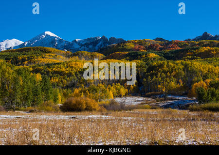 I colori dell'autunno su kebler passare al di fuori del Crested Butte colorado Foto Stock