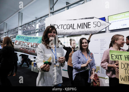 Bonn, Germania, 15 Novembre 2017: protesta contro il tedesco delle miniere di carbone al partenariato di Marrakesh pannello al COP23 Figi conferenza. Foto Stock