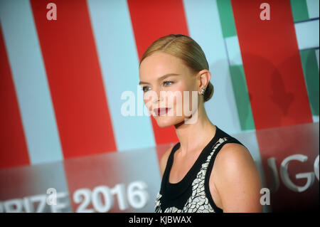 NEW YORK, NY - 20 OTTOBRE: Kate Bosworth partecipa al Premio HUGO BOSS 2016 al Solomon R. Guggenheim Museum il 20 ottobre 2016 a New York Foto Stock