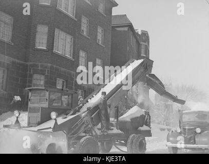Neve. La rimozione di neve Westmount BAnQ P48S1P11066 Foto Stock