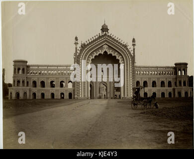 Albume fotografia di Gate Turco (Rumi Darwaza), Lucknow nel 1880 Foto Stock