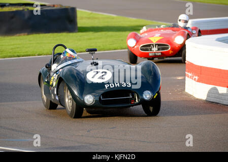 1954 Cooper Jaguar T33 di proprietà e guidata da Katarina Kyvalova in gara a Goodwood Revival 2017 Foto Stock