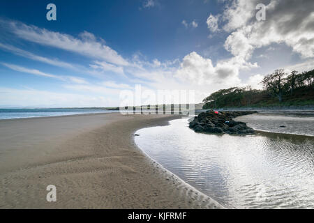 Portobello Beach a Dulas Bay o Traeth Dulas vicino City Dulas su Anglesey North Wales Foto Stock