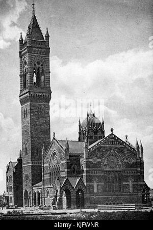 Una fotografia esterna della Nuova Vecchia Chiesa del Sud, la chiesa fu completata nel 1873 e progettata da Charles Amos Cummings e Willard T Sears, nel 1970 fu designata come National Historic Landmark, la struttura in pietra ha una grande torre distintiva e presenta diverse grandi vetrate, Boston, Massachusetts, 1905. Foto Stock