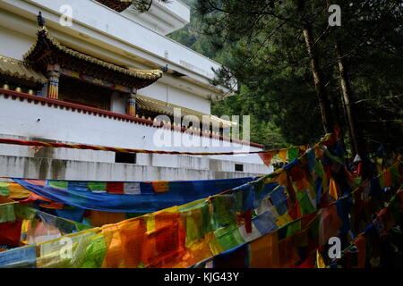 Monastero tibetano a valle di Jiuzhaigou in Cina Foto Stock