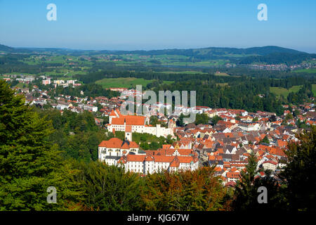 Vom Kalvarienberg auf Füssen, mit dem Hohen Schloß, Ostallgäu, Schwaben, Bayern, Deutschland Foto Stock