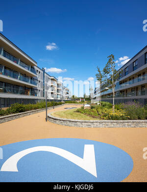 Centrale rialzata area giardino. Walthamstow Stadium Housing Development, Walthamstow, Regno Unito. Architetto: Conran e partner , 2017. Foto Stock