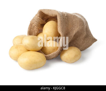 Mature le patate in una sacca di tela isolato su sfondo bianco con tracciato di ritaglio Foto Stock