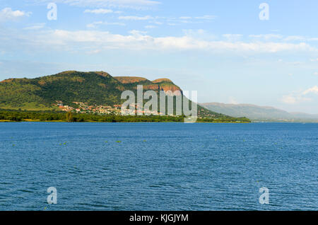 Fiume dei coccodrilli dalla diga hartbeespoort in Sud Africa Foto Stock