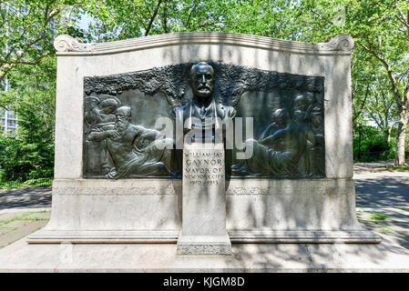 William jay gaynor memorial in cadman Plaza, Downtown Brooklyn chi era il sindaco di New York dal 1910 al 1913. Foto Stock