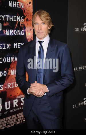 ADVENTURA, FL - GENNAIO 07: Michael Bay partecipa a Miami Special Screening of '13 ore: I soldati segreti di Bengasi' al Centro commerciale Aventura il 7 Gennaio 2016 ad Aventura, Florida. Persone: Michael Bay Foto Stock