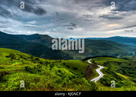 La guida attraverso le colline di sabie in Sud Africa. Foto Stock