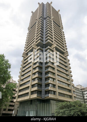 Johannesburg, Sud Africa - 17 gennaio 2012: appartamento edificio nel quartiere centrale degli affari di Johannesburg, Sud Africa. Foto Stock