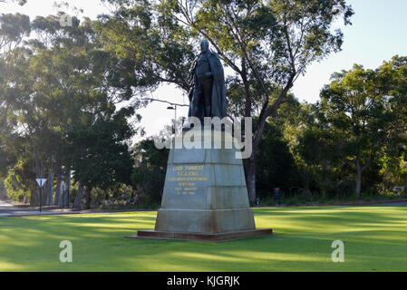 John forrest statua in Kings Park, perth onora il primo premier del Western Australia e il primo presidente del Kings Park board. Foto Stock