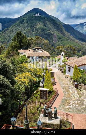 Vista dal Cerro de Monserrate al Cerro de Guadalupe con via della croce, Bogotà, Colombia, Sud America Foto Stock