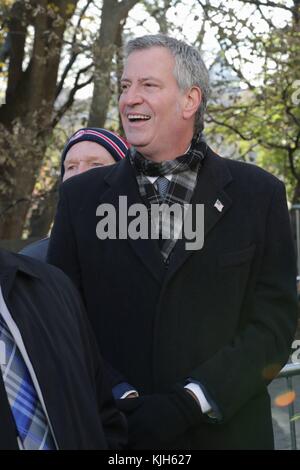 Central Park West, New York, USA, 23 novembre 2017 - il sindaco Bill de Blasio partecipa oggi alla 91a sfilata annuale del giorno del Ringraziamento di Macy's, a New York. Foto: Luiz Rampelotto/EuropaNewswire | utilizzo in tutto il mondo Foto Stock