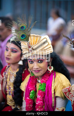 Festival in india,festivals kerala,forme di danza kerala,kathakali,theyyam,pulikkali,tiger ballo,onam,artisti lgbt,colorati festival indiano Foto Stock