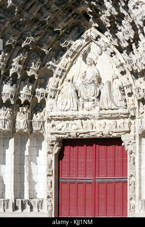 Auxerre cattedrale dedicata a Santo Stefano. Fronte ovest. Il giudizio finale. La Francia. Foto Stock