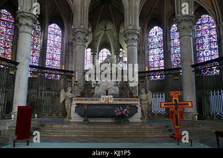 Auxerre cattedrale dedicata a Santo Stefano. Coro e Altare. La Francia. Foto Stock