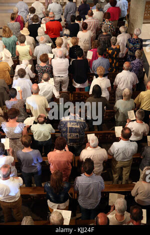 Cattedrale di Notre Dame de Toute Grace du Plateau d'Assy (Madonna piena di grazia di Plateau d'Assy). Catholic mass. La Francia. Foto Stock