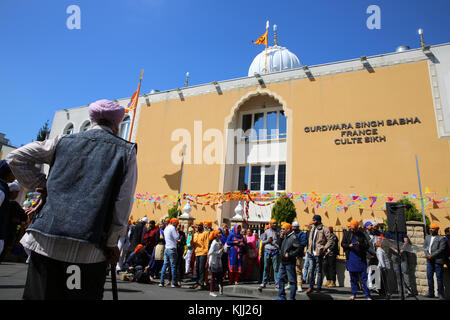 I sikh celebra Vaisakhi festival in Bobigny, Francia. Foto Stock