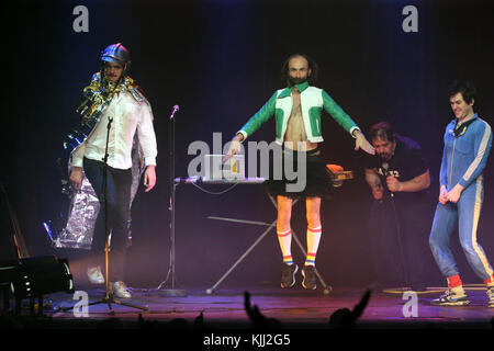 Les Chiche cappone : Fred Blin, Patrick De Valette, Ricardo La Giudice & Matthieu Pillard sul palco. La Francia. Foto Stock