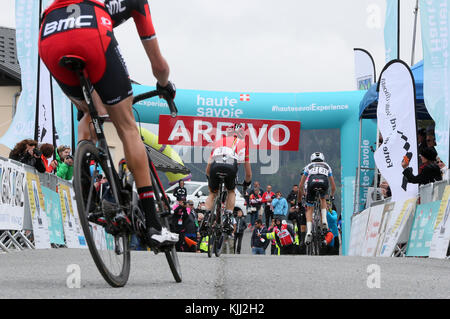 Giro della Valle d'Aosta corsa in bicicletta. La linea di finitura. Saint-Gervais-les-Bains. La Francia. Foto Stock