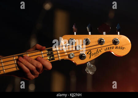 Fender Jazz bass. Close-up. La Francia. Foto Stock