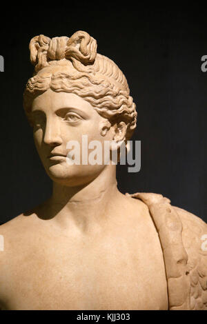 Museo Capitolino, Roma. Statua di un genius con cornucopia, genius dell'imperatore Domiziano. Marmo di Thassos, 1130. L'Italia. Foto Stock