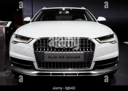 Bruxelles - Jan 12, 2016: Audi A6 Allroad auto presentati presso il Bruxelles Motor Show. Foto Stock