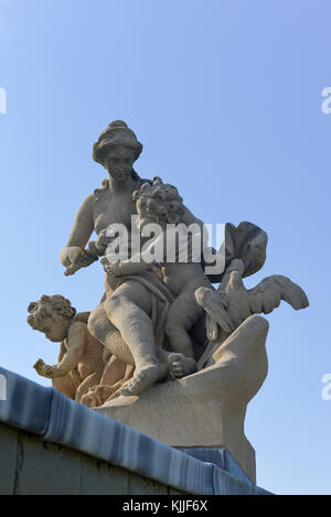 Newport, Rhode Island - 3 agosto 2013: statua decorazione nell'olmi. Foto Stock