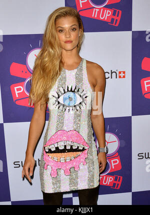 NEW YORK, NY - 3 MAGGIO: La modella Nina Agdal partecipa a The Swatch: A Night of POP & Store Opening il 3 maggio 2016 a New York, New York. Persone: Nina Agdal Foto Stock