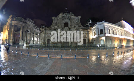 Quito, Ecuador - 2017: Chiesa della società di gesù (iglesia de la compañía de jesús) Foto Stock