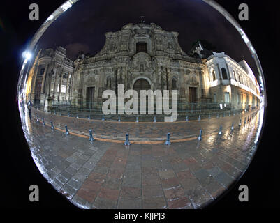 Quito, Ecuador - 2017: Chiesa della società di gesù (iglesia de la compañía de jesús) Foto Stock
