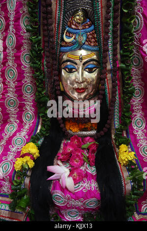 Shiva murthi (statua) in un tempio Vrindavan. India. Foto Stock