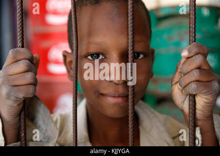 Dakar boy. Il Senegal. Foto Stock