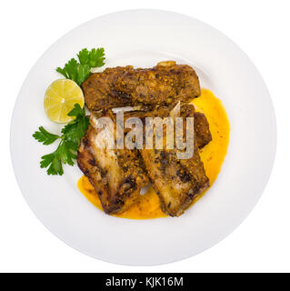 Costolette di carne in salsa agrodolce. studio foto Foto Stock