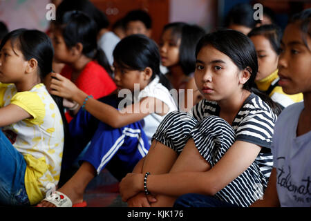 Vinh figlio orfanotrofio. Bambini etnica. Kon Tum. Il Vietnam. Foto Stock