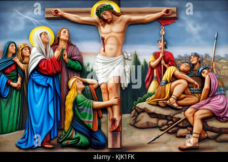 La Madonna di Fatima chiesa. Via della croce. Stazione 12. Gesù muore sulla croce Ho Chi Minh City. Il Vietnam. Foto Stock