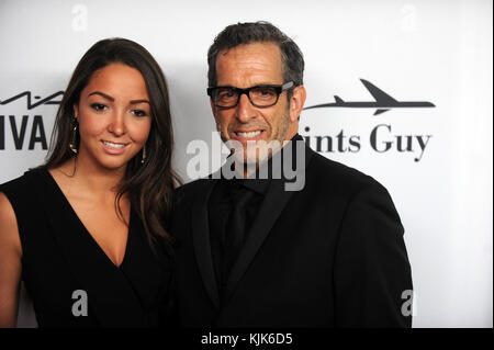 NEW YORK, NY - GIUGNO 09: Kenneth Cole partecipa al 7° gala annuale di ispirazione amfAR a New York a Skylight alla stazione di Moynihan il 9 giugno 2016 a New York City People: Kenneth Cole Foto Stock