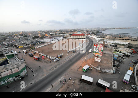 Accra, Ghana - aprile 29, 2012: vista panoramica di Accra, Ghana in serata da jamestown faro. Foto Stock