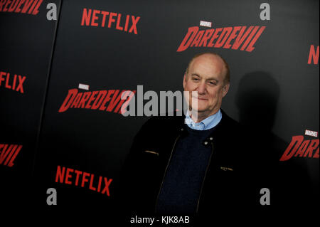 NEW YORK, NY - MARZO 10: Jeph Loeb assiste il 'Daredevil' stagione 2 premiere a AMC Loews Lincoln Square 13 teatro di Marzo 10, 2016 a New York City. Persone: Jeph Loeb Foto Stock