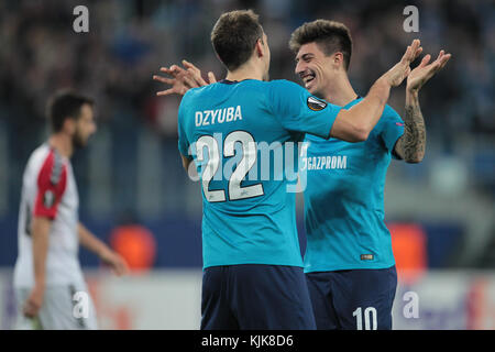 La Russia. 23 nov, 2017. Inoltra artem dzyuba di fc zenit e il centrocampista emiliano rigoni di fc zenit durante UEFA Europa League football match zenit - vardar. San Pietroburgo, Novembre 23, 2017 credit: anatoliy medved/Pacific press/alamy live news Foto Stock