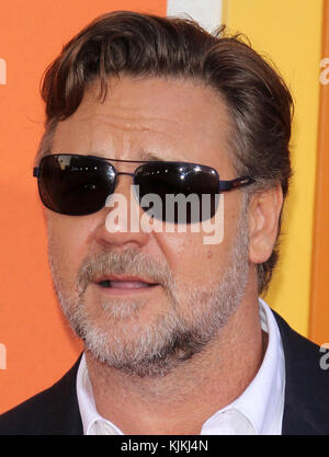 HOLLYWOOD, CALIFORNIA - 10 MAGGIO: Russell Crowe partecipa alla prima di "The Nice Guys" al TCL Chinese Theatre il 10 maggio 2016 a Hollywood, California. Persone: Russell Crowe Foto Stock