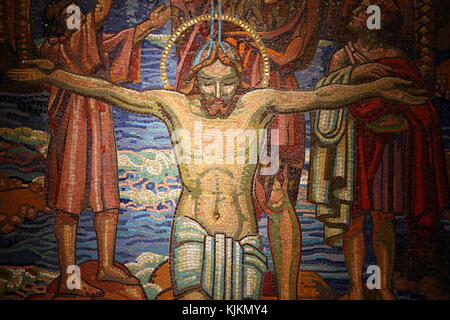 La chiesa di Saint Paul. Il Battesimo di Cristo (dettaglio). Mosaico di Maurice Denis. Ginevra. La Svizzera. Foto Stock