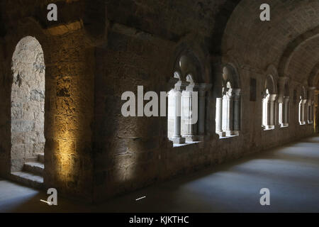 La Celle Abbey. Il chiostro. La Francia. Foto Stock