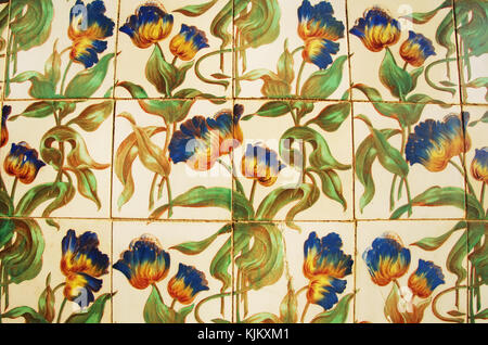Vintage (azulejos antiche piastrelle) dal vecchio palazzo - Algarve, PORTOGALLO Foto Stock