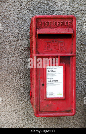 Royal mail Post Box rurale ad Acton Burnell. Foto Stock