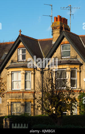 Vittoriano case a schiera su Huntingdon Road, Cambridge, Inghilterra, Regno Unito. Foto Stock